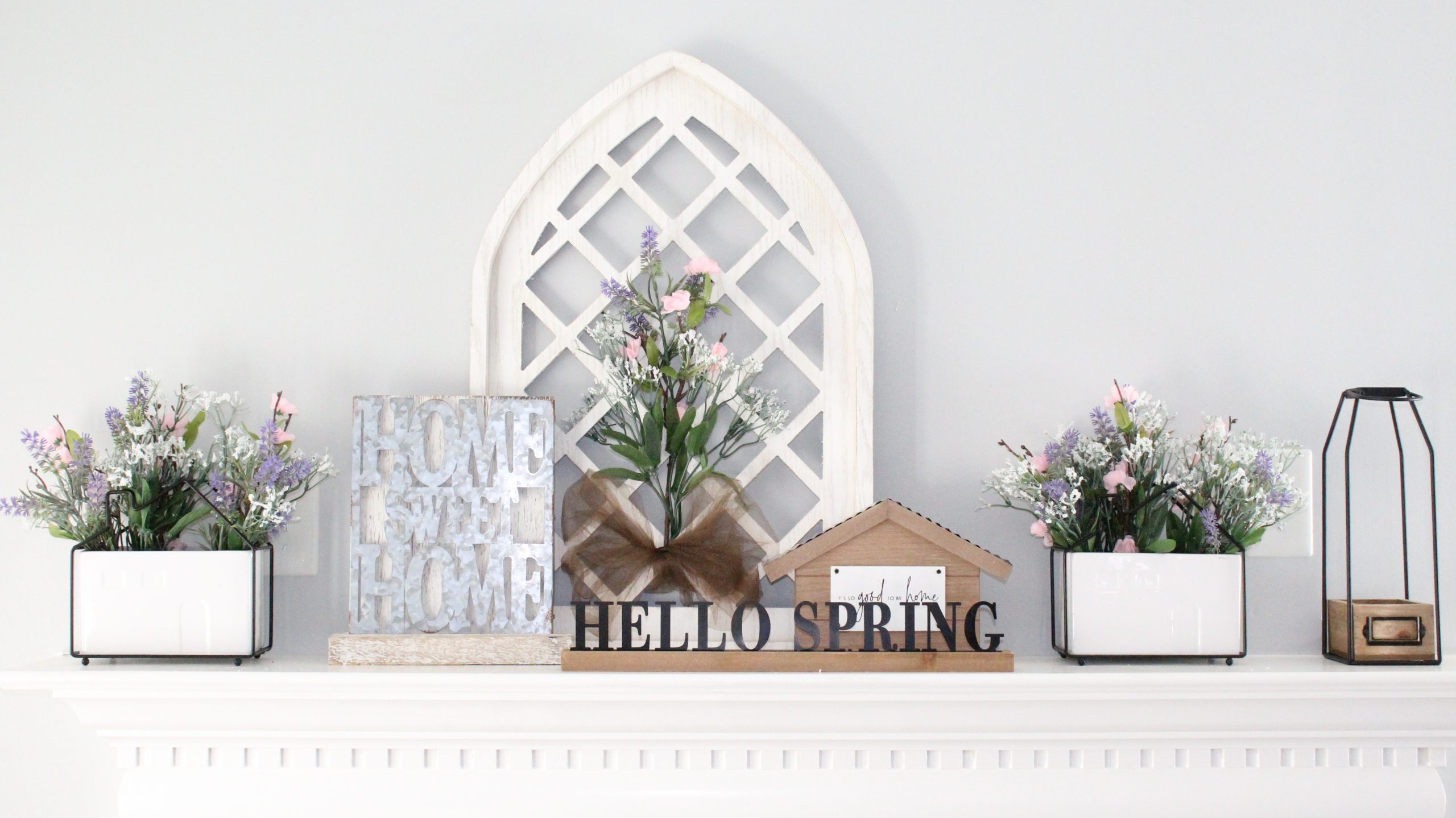 Fireplace Decorating: A Simple Spring Fireplace Mantle