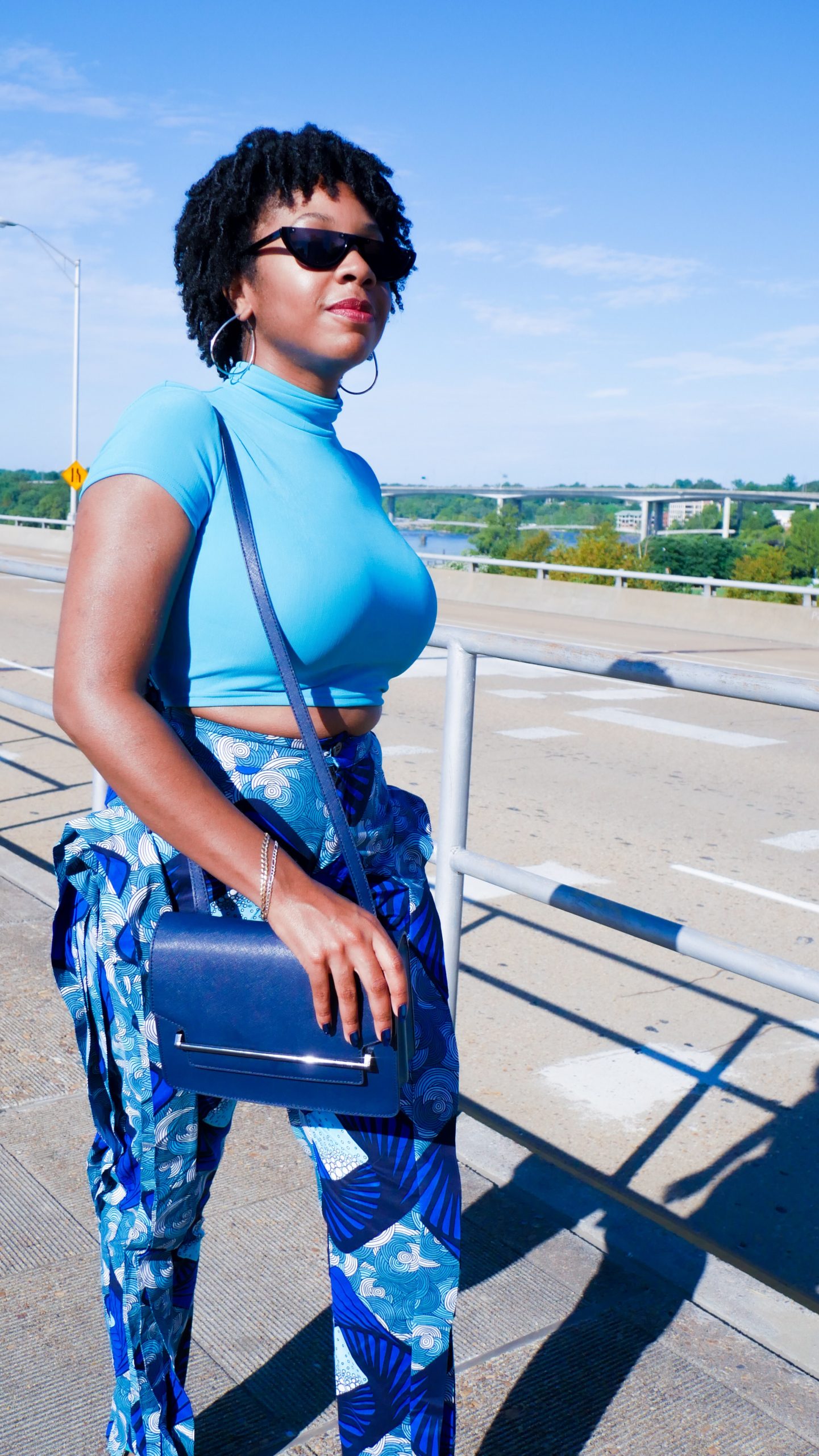 handbag blue outfit blogger